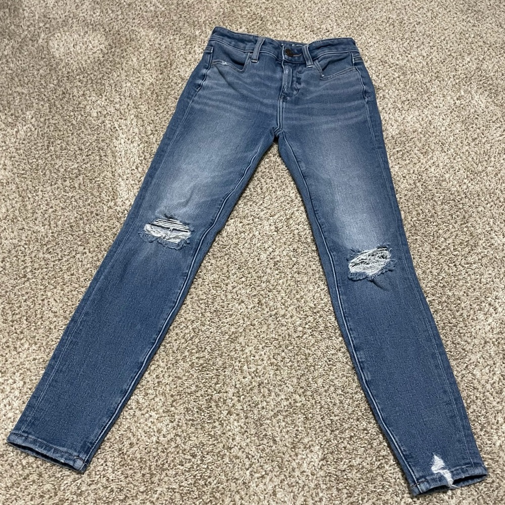 American Eagle outfitters ripped skinny jeans 00 short